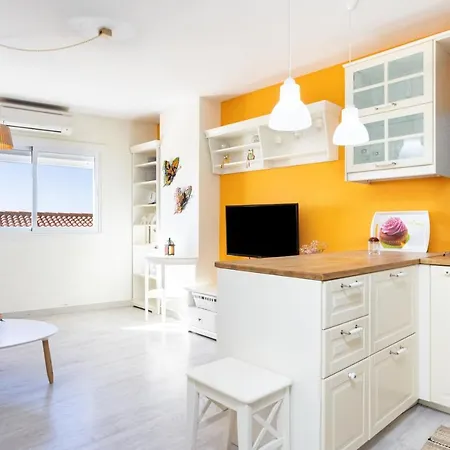 아파트 Home2book Cozy Beachfront Retreat In