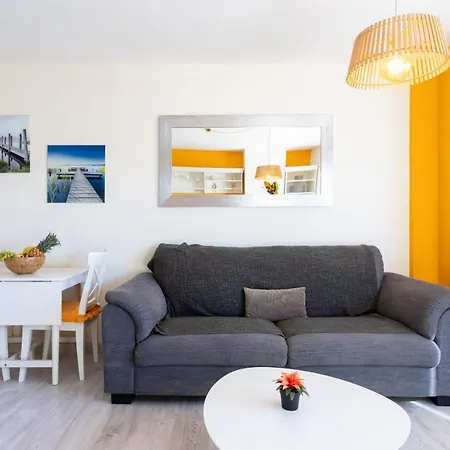 Home2book Beachfront 厄尔梅达诺